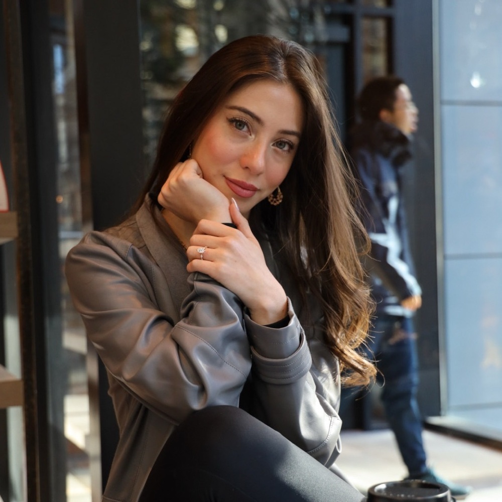 Meet your Posher, Gabriela